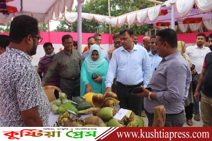 কুষ্টিয়া কালেক্টরেট চত্বরে জাতীয় ফল মেলার উদ্বোধন