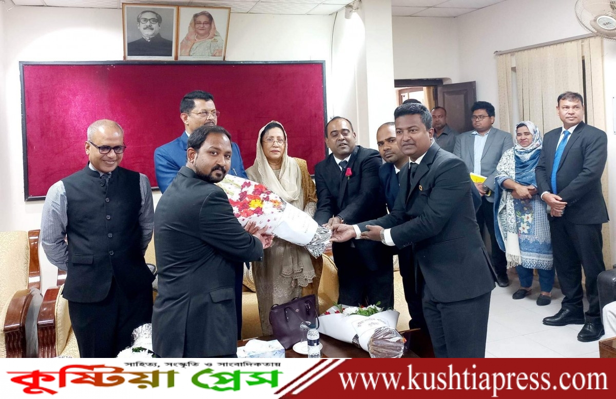 বিচারপতি আবু জাফর সিদ্দিকীকে নির্মূল কমিটি ও আইনজীবী সুরক্ষা আন্দোলনের ফুলেল শুভেচ্ছা প্রদান