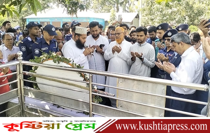 শহীদ আবরার ফাহাদের কবর জিয়ারত করলেন যুব ও ক্রীড়া উপদেষ্টা আসিফ