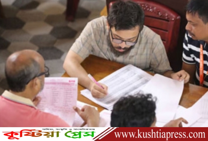 জাকসু নির্বাচনে মোট ১১ হাজার ৮৯৭ ভোটাের মধ্যে ৬৮ শতাংশ ভোট পড়েছে, গুনতে লাগল ৪০ ঘন্টা